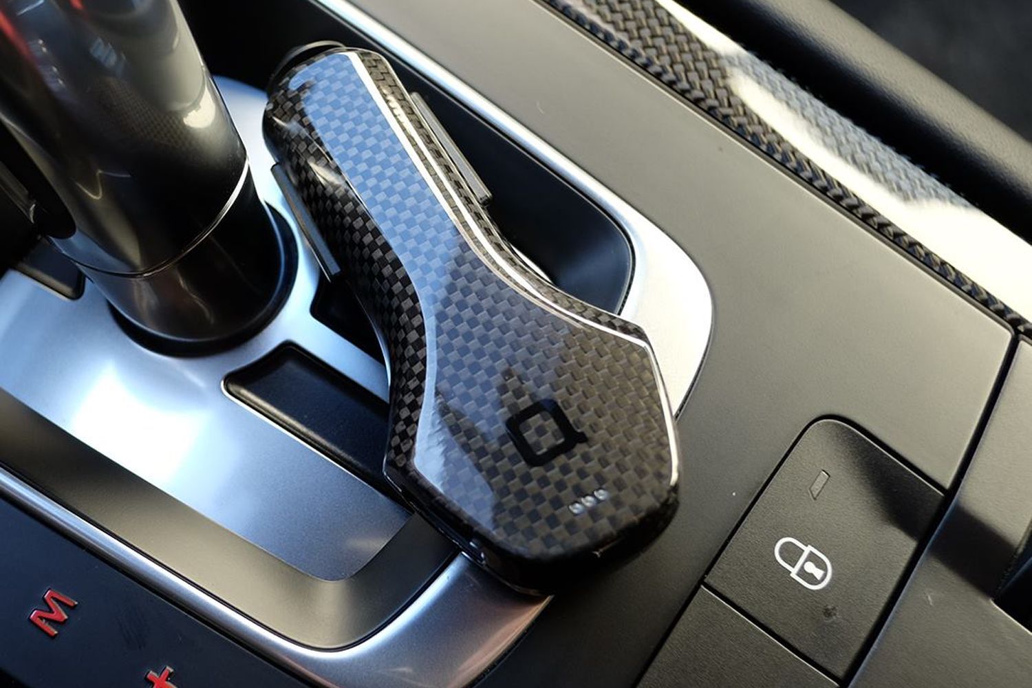 ZUS Connected Car System hero banner